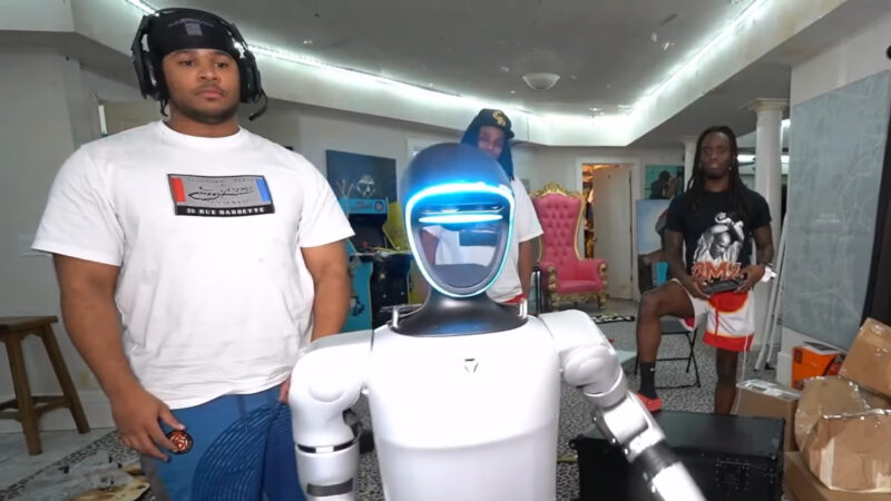 Fanum and Kai Cenat alongside the Humanoid robot