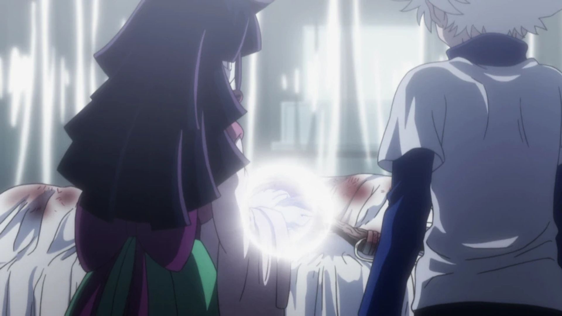 Nanika heals Gon as seen in the Hunter x Hunter anime (Image via Studio Madhouse)