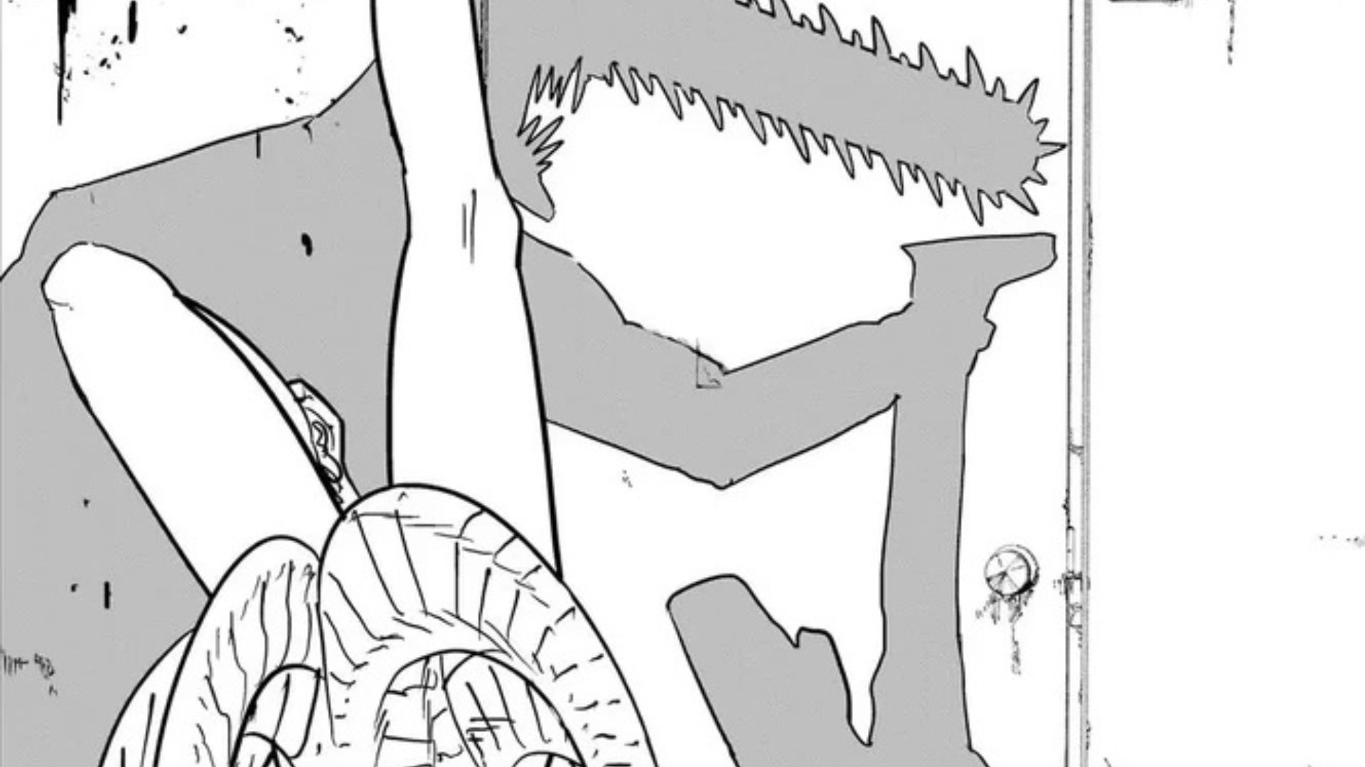 Yuko gets attacked by Fake Chainsaw Man as seen in the Chainsaw Man manga (Image via Shueisha)