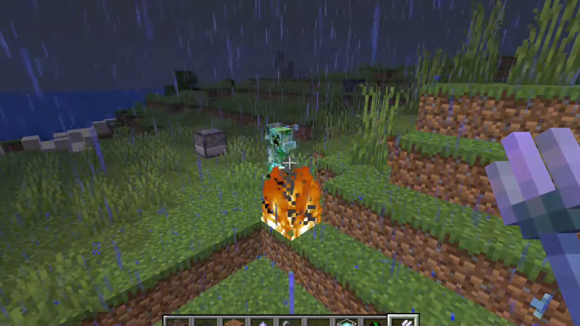 Turn a Creeper into a Charged Creeper (Image via Mojang Studios and @RajCraft/YouTube)