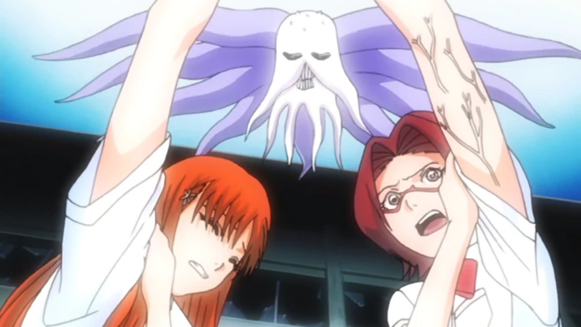 Orihime and Chizuru attacked by Numb Chandelier as seen in the Bleach anime (Image via Studio Pierrot)
