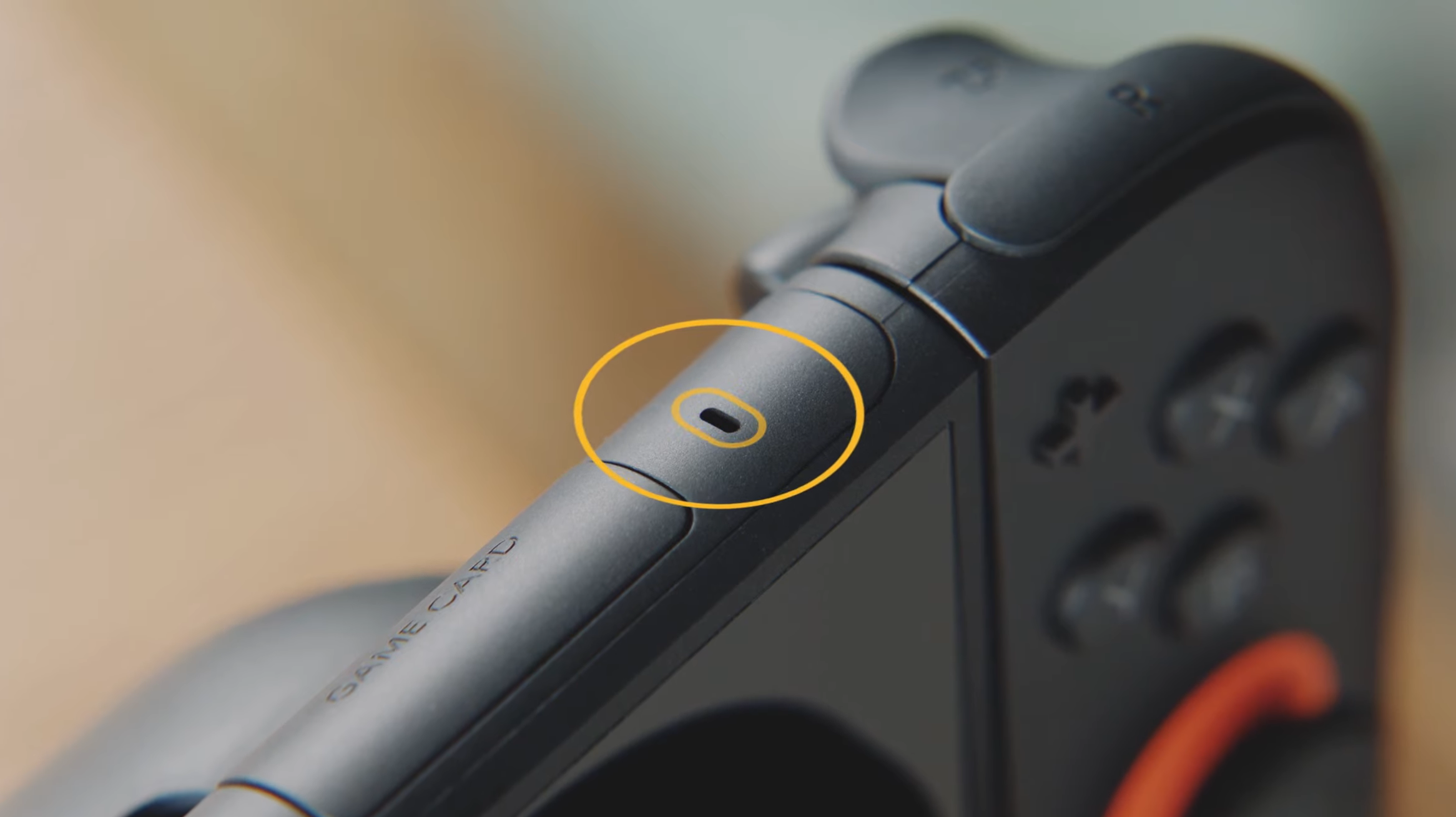 The Mic allows seamless transition of your voice and blocks out any disturbance