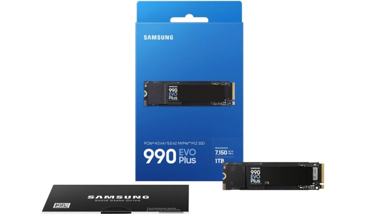 Picture of SAMSUNG 990 EVO Plus SSD with its box