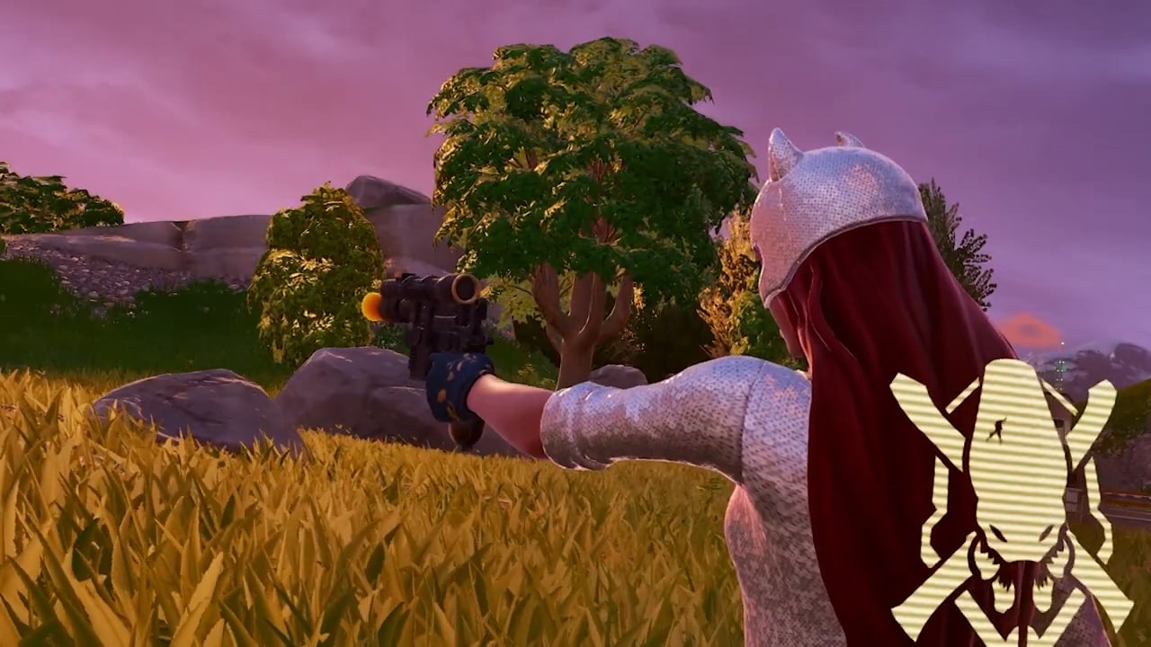 The DL-44 Blaster Pistol in Fortnite Galactic Battle ((Image via Epic Games | DrPineapplez /YouTube)