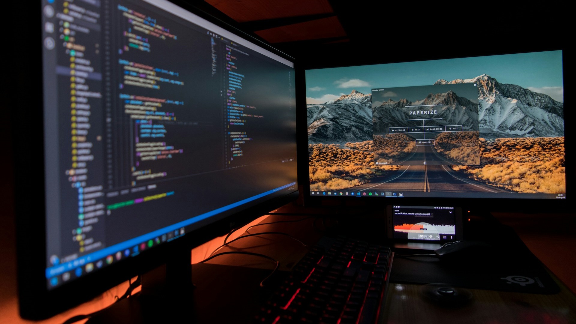 Picture of a dual monitor setup