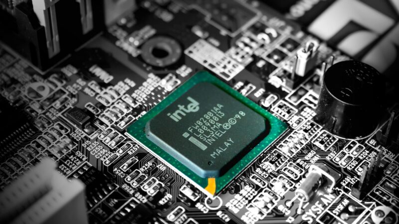 Picture of Intel's chipset on motherboard