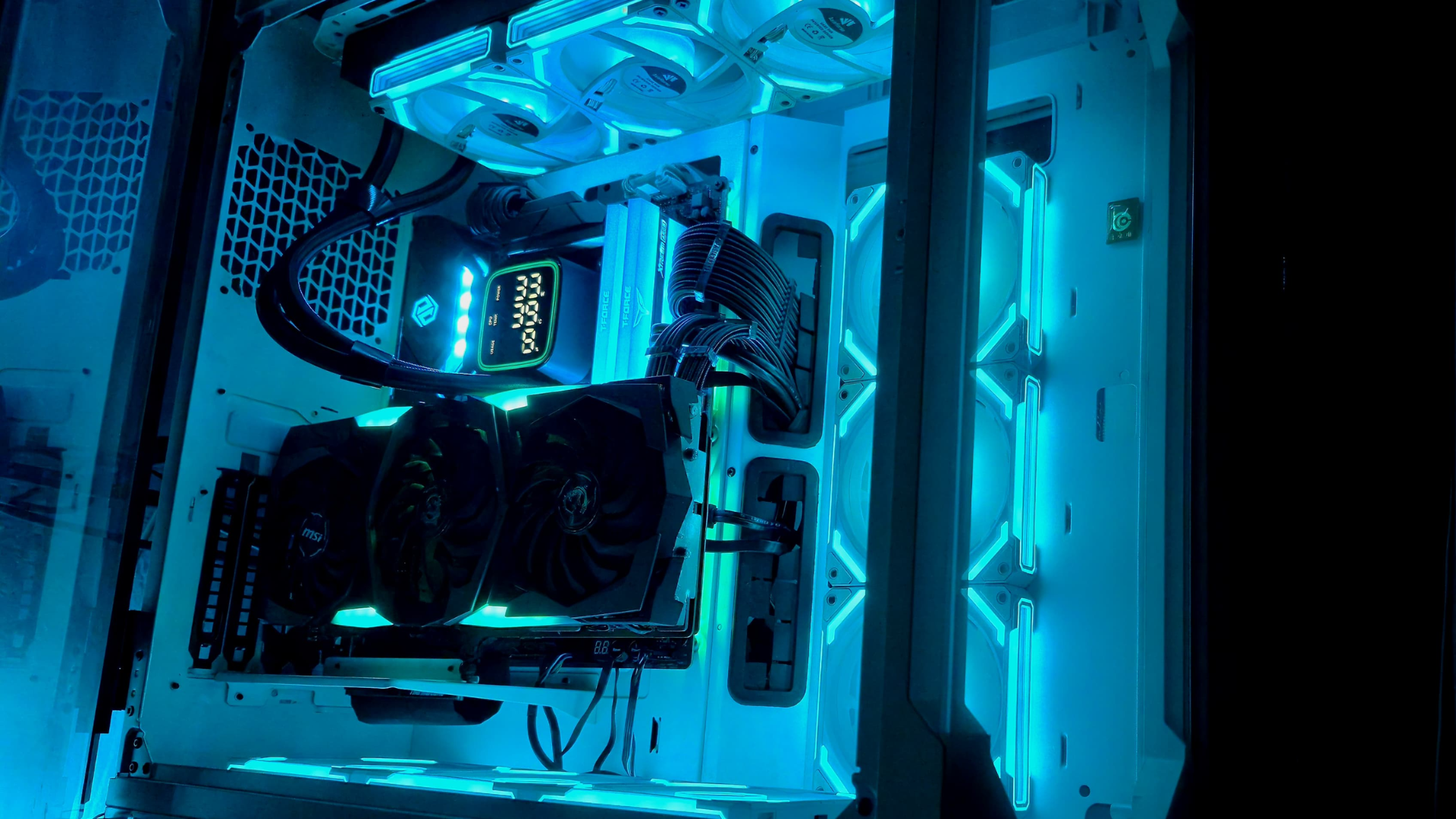 Vertical VS Horizantal GPU mounting, which makes sense in 2025