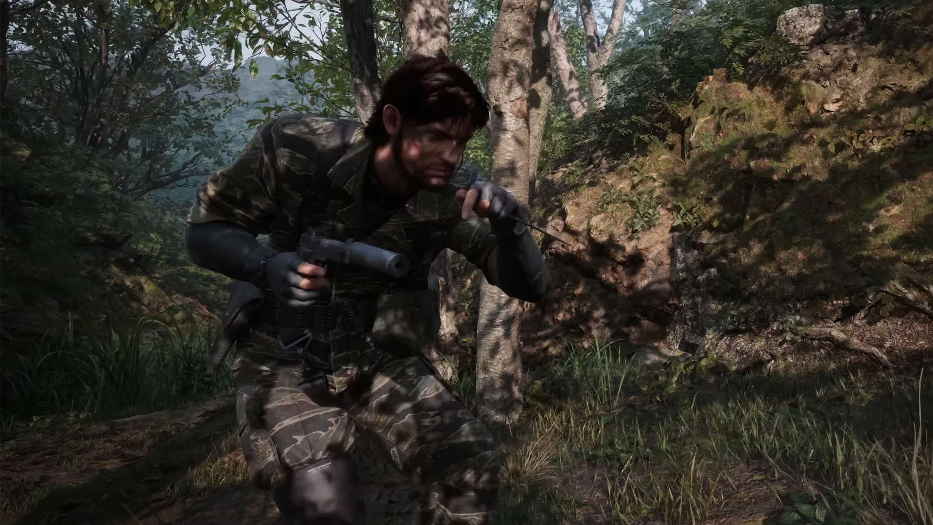 Sneak behind enemies and perform a hold up