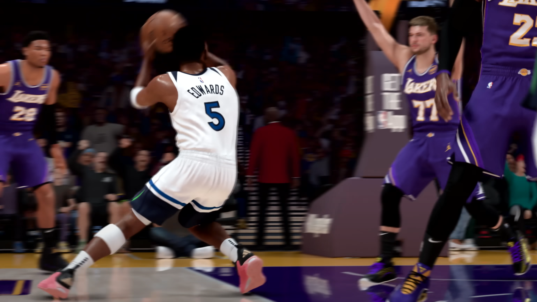 How to dribble in NBA 2K26 (Image vis 2K Games)