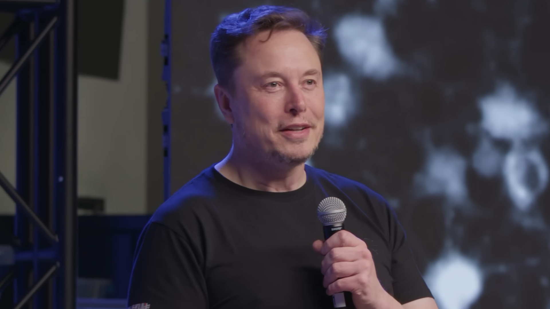 The trillionaire was vocal about the double standards within Twitch (Image via YouTube/@neuralink)