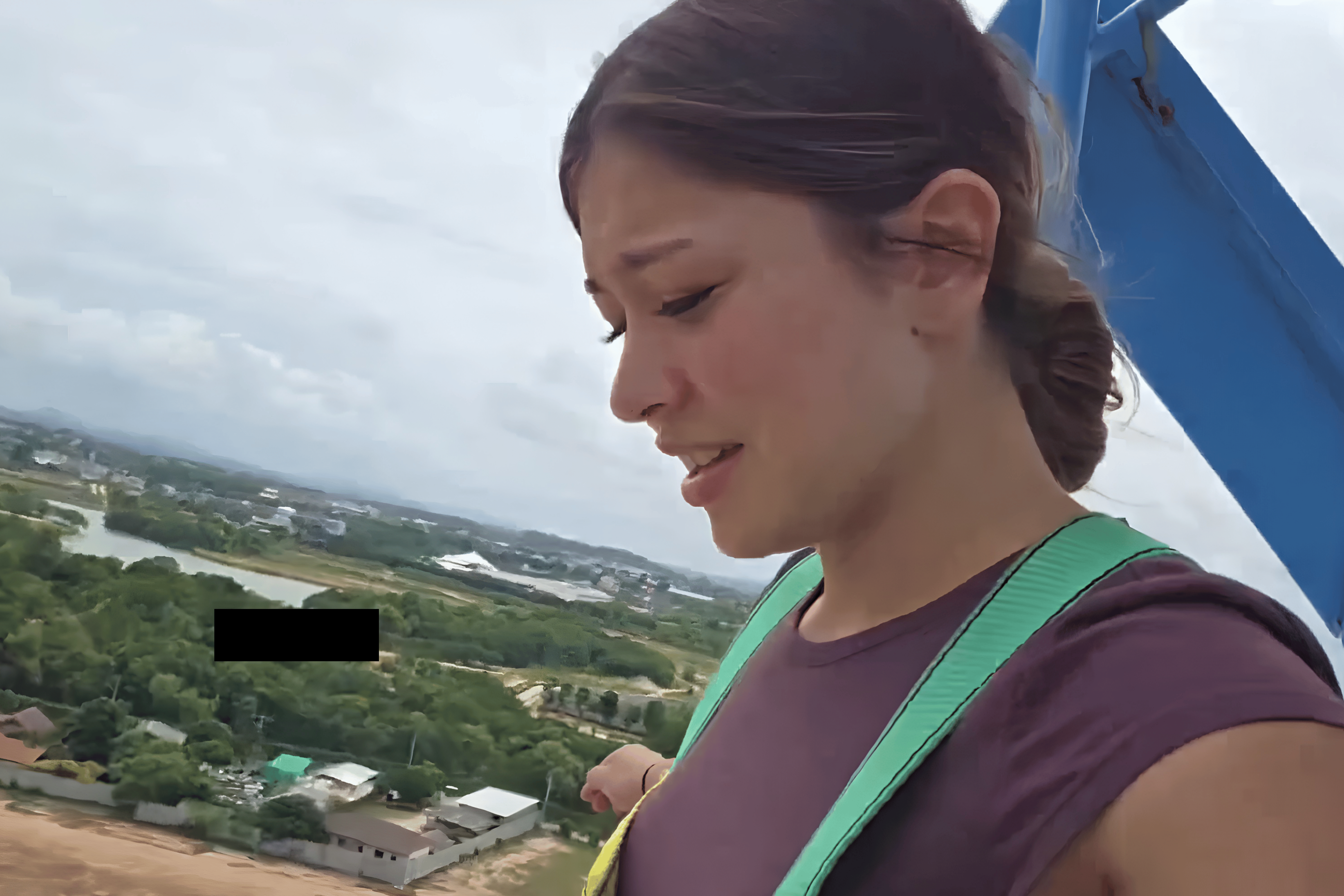 During an August 17, 2026 livestream from Pattaya, Thailand, JollyIRL’s broadcast suddenly cut out right in the middle of a bungee jump, sparking panic among viewers.