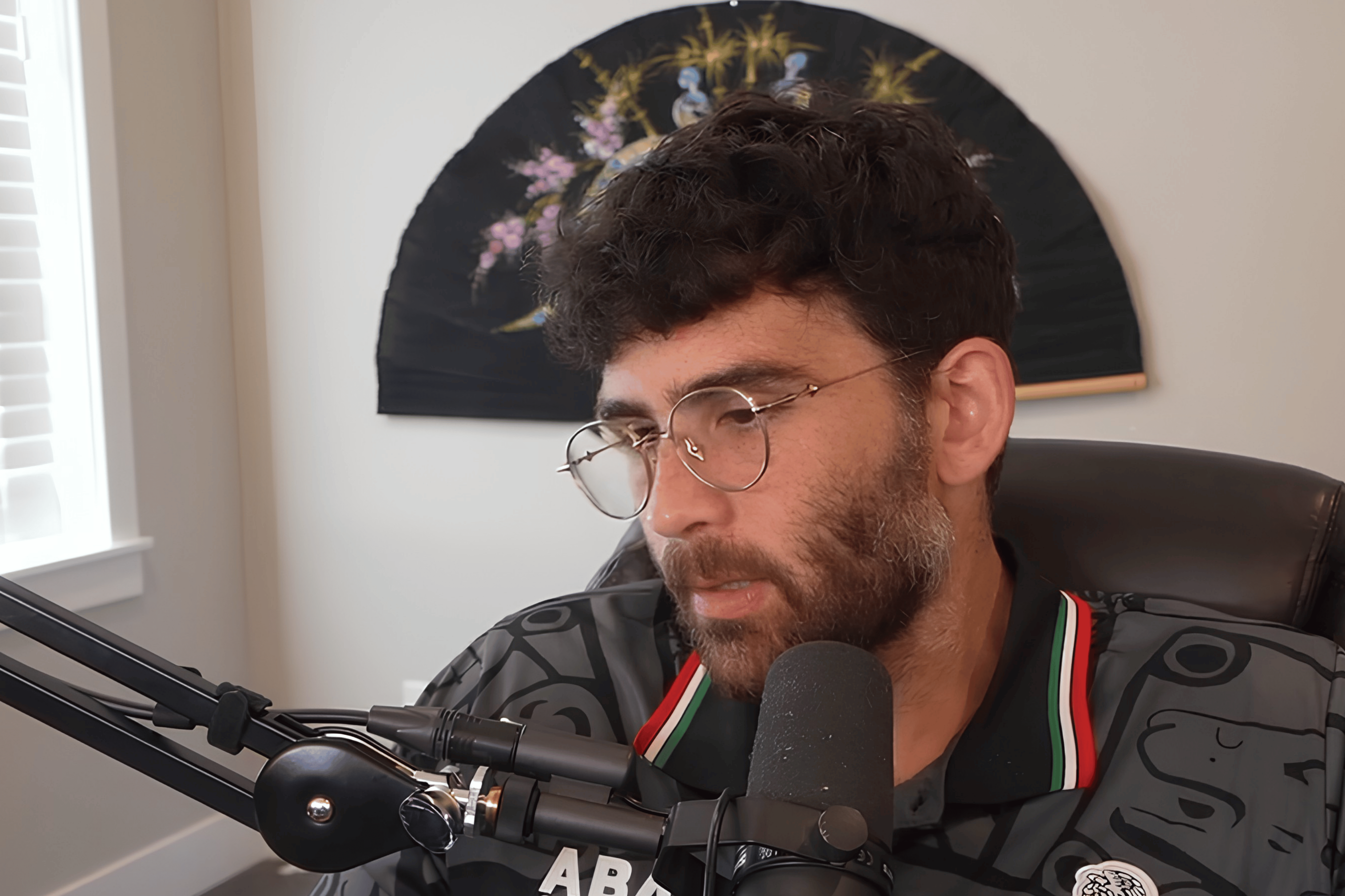 Twitch streamer Hasan Piker faced heavy boos from fans at the Golden Gate Theatre on August 21, 2026.