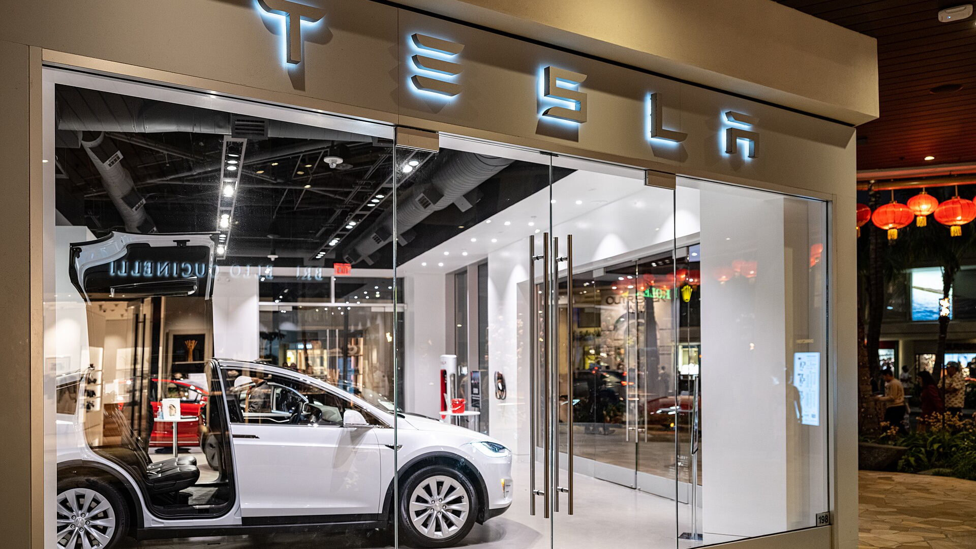 The NHTSA also probed Tesla for door handle issues (Image via Tony Webster/Flickr)