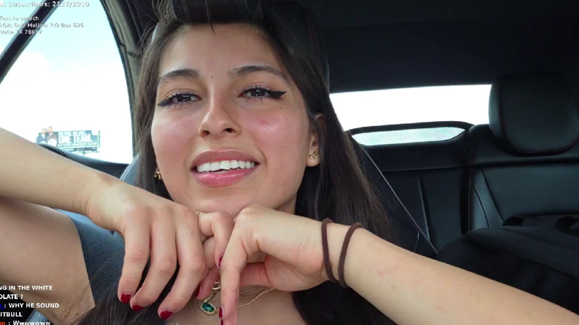 Suki Mellow pranks two elderly women (Image via Twitch/@sukimellow)