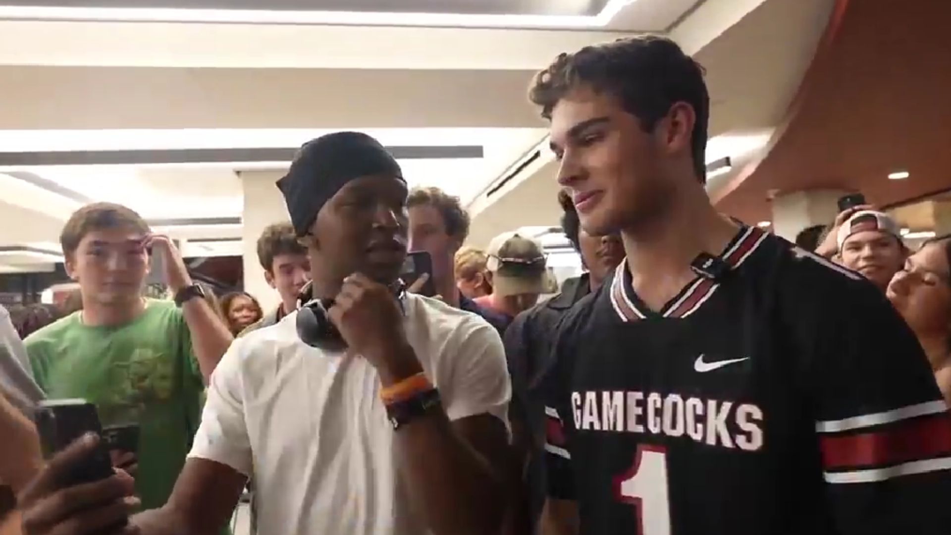 Internet reacts to Clavicular saying he has "no problems" with trans rights (Image via Kick/@clavicular)