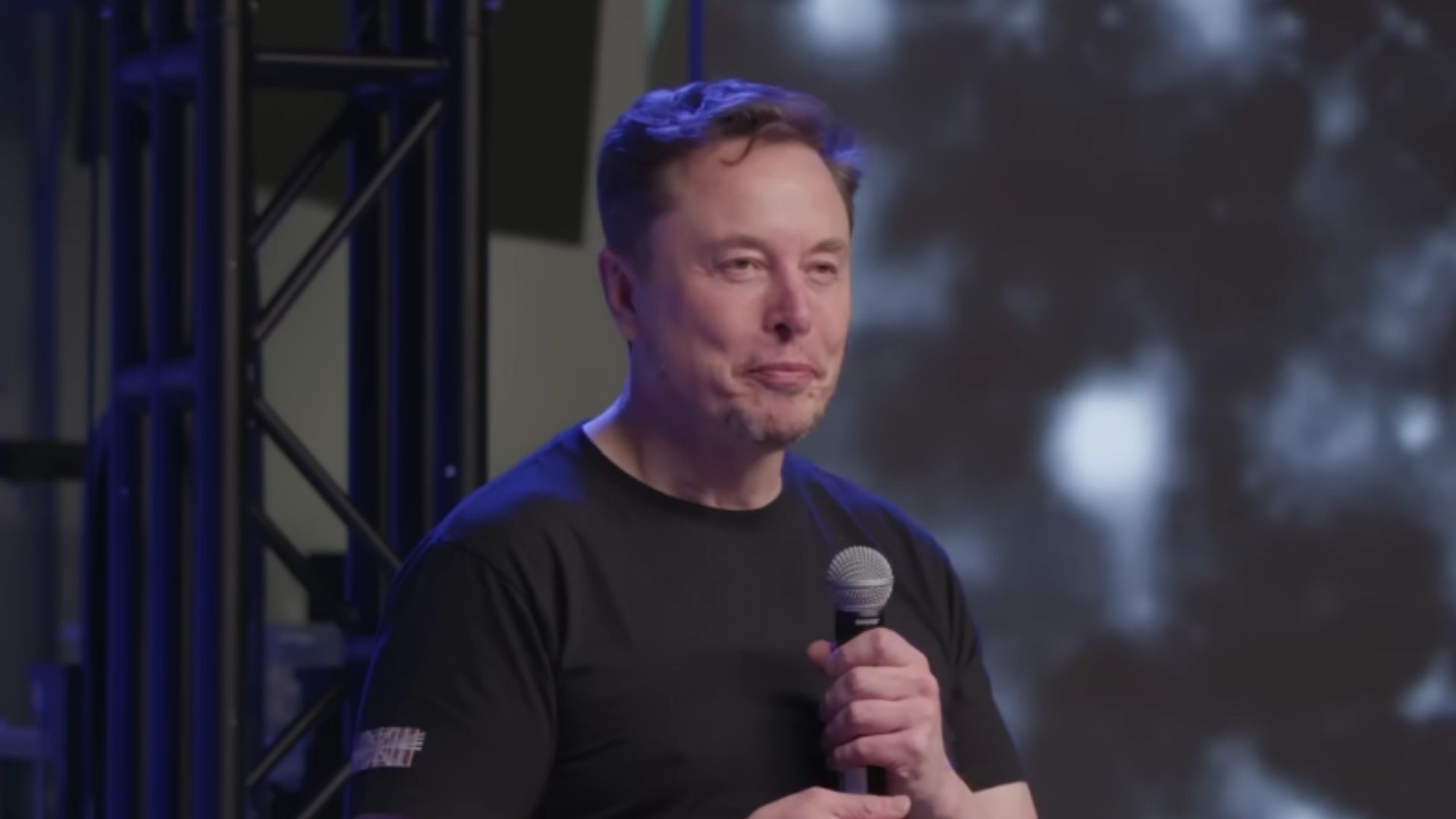 Elon Musk reacts to Amazon cargo jet crash (Image via YouTube/@neuralink)