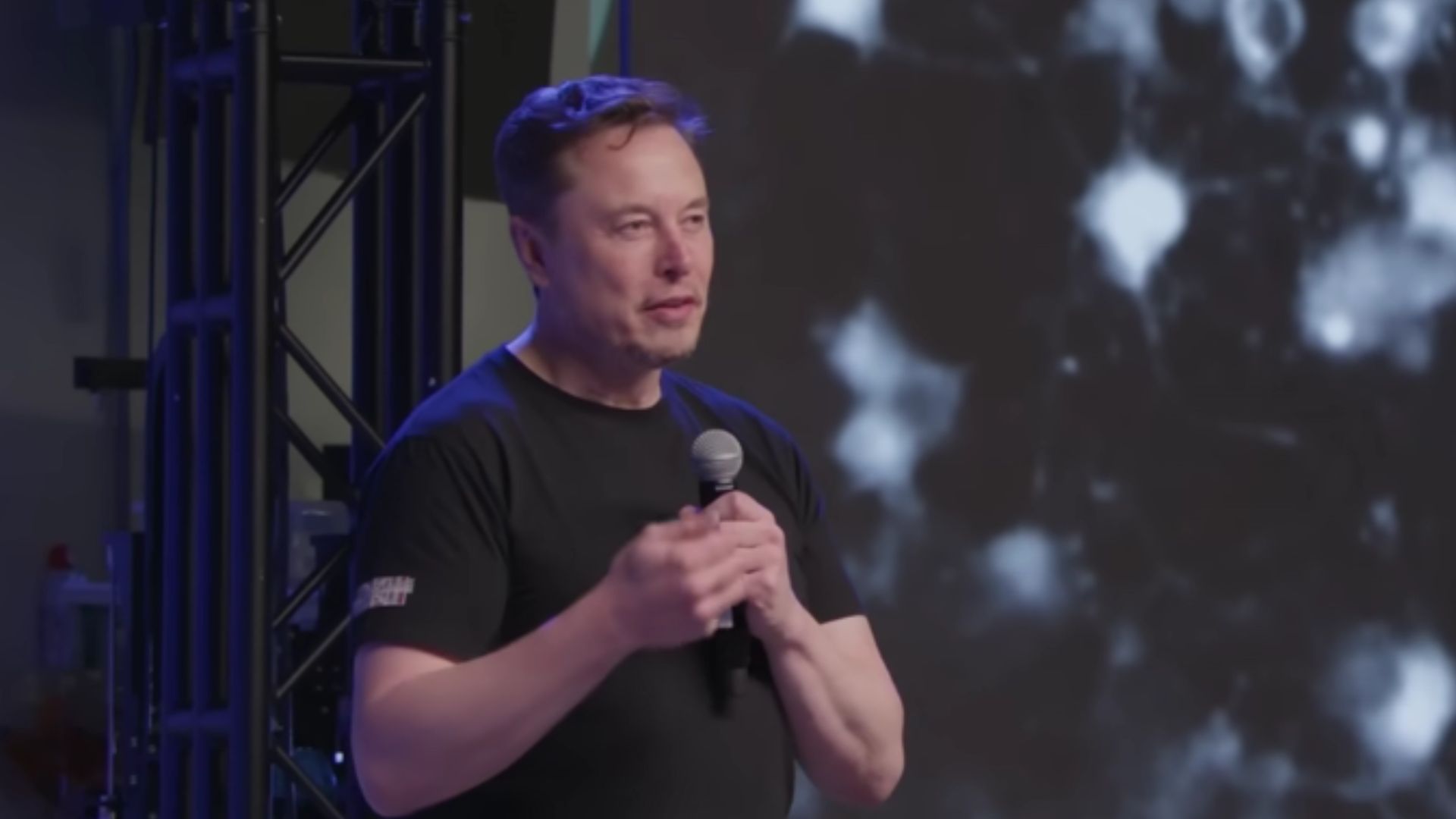 Elon Musk responds to The Babylon Bee's satirical article (Image via YouTube/@neuralink)
