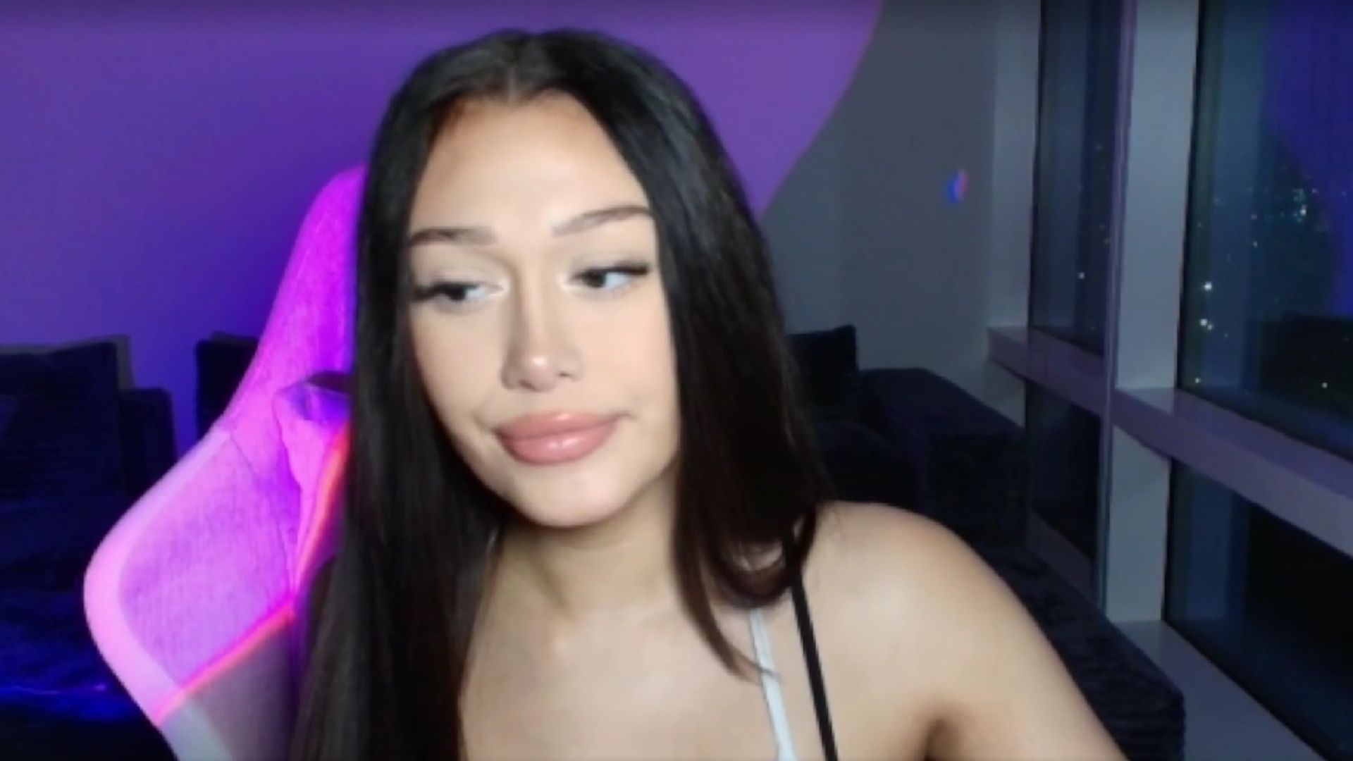 Streamer Kameaisweird's encounter with an alleged transphobic Uber driver (Image via Twitch/@kameaisweird)