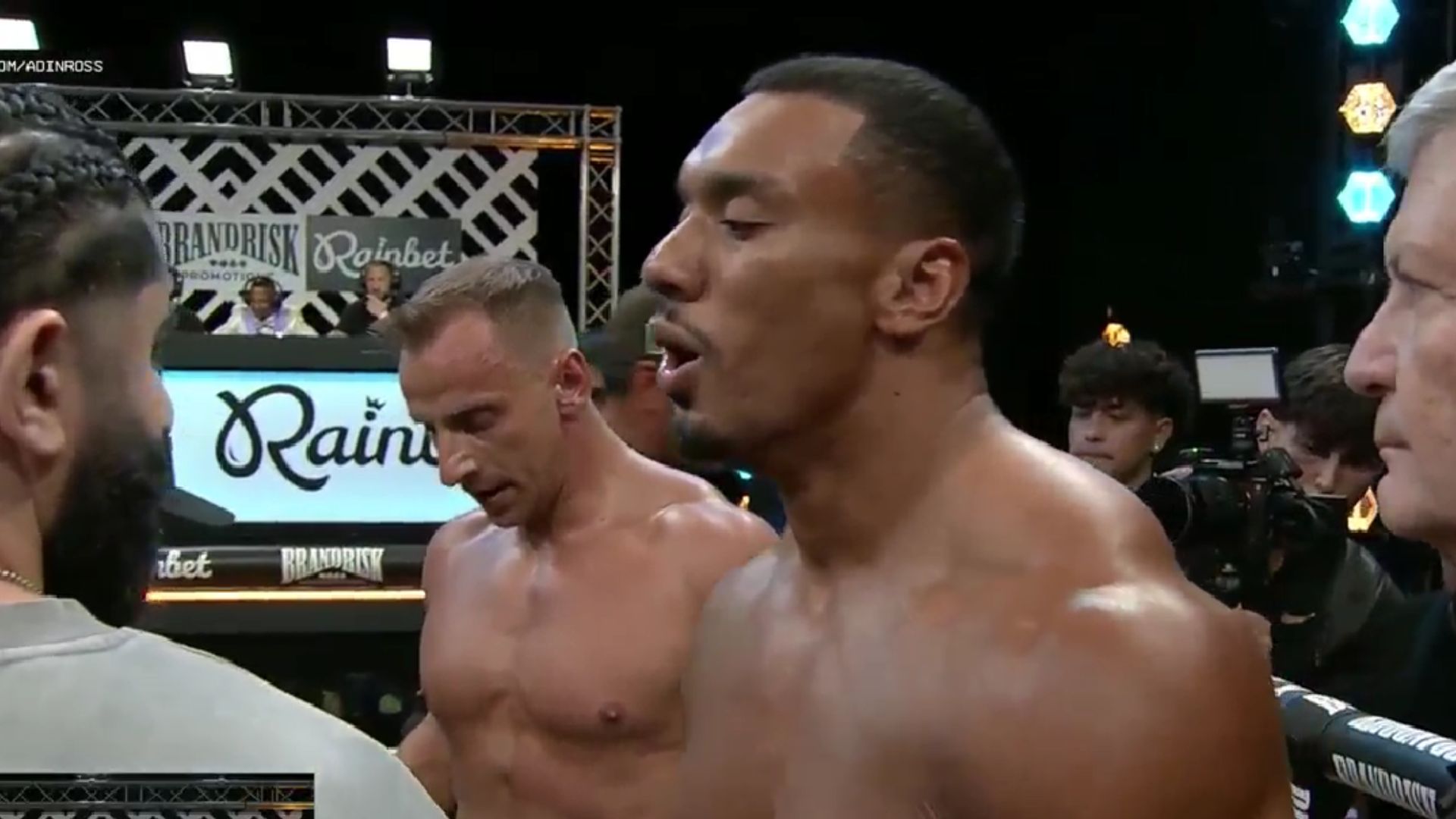 Larry Wheels seemingly tore his bicep in his fight against Vitaly (Image via Kick/@adinross)