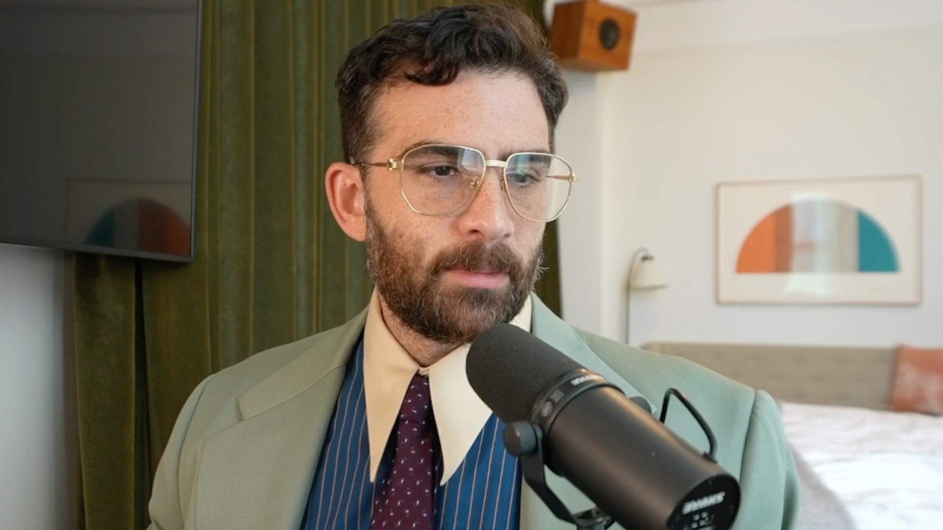 Political influencer Hasan Piker during his September 21, 2026, livestream (Image via Twitch/HasanAbi)