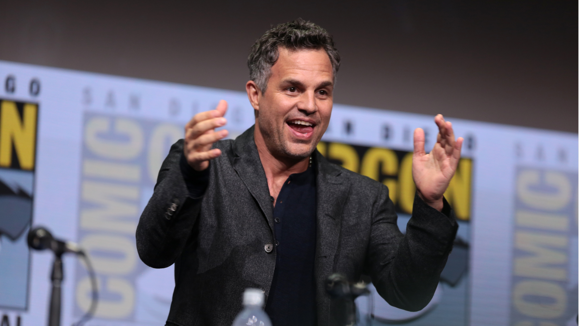 Mark Ruffalo rallies the people against the Warner Bros. Discovery-Paramount merger (Image via Gage Skidmore/ Wikimedia Commons)