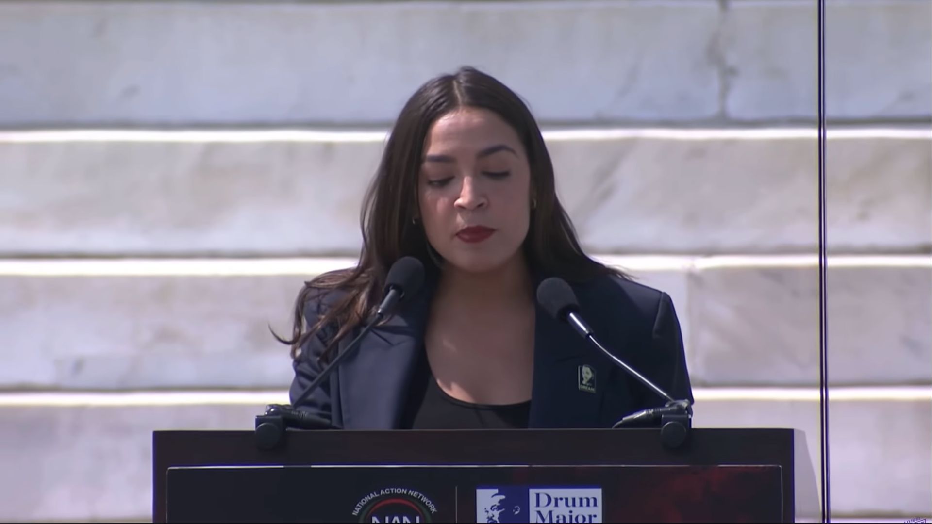 Students chant pro-Palestinian slogans at AOC's rally (Image via YouTube/Alexandria Ocasio-Cortez)