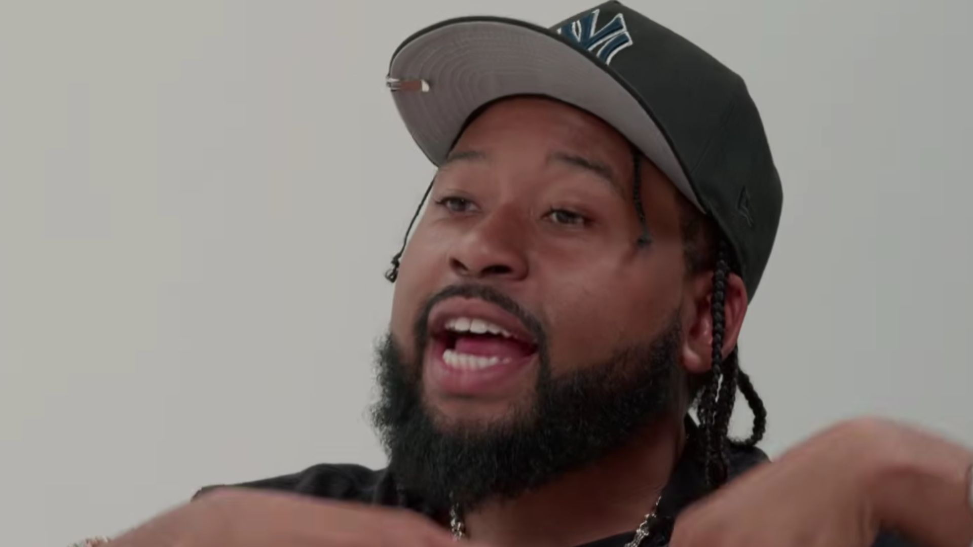 DJ Akademiks issues a warning to Meek Mill (Image via YouTube/@DJAkademiksTV2)