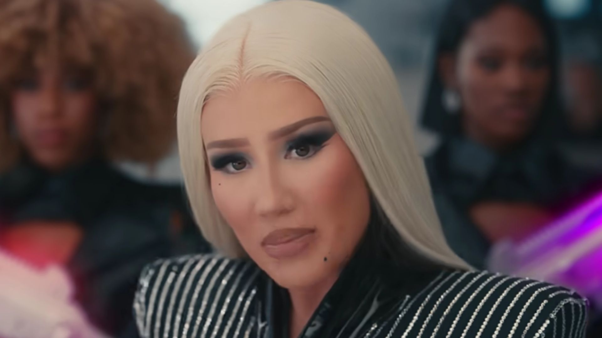 Azalea talks about music (Image via YouTube/@IggyAzalea)