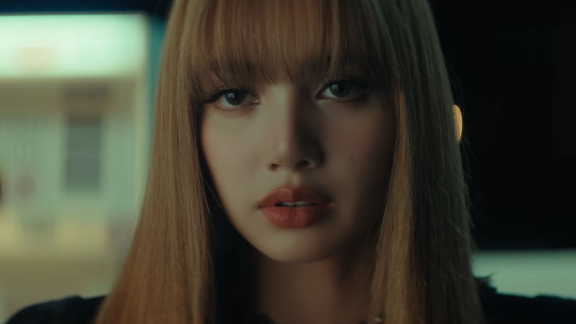 Lisa's acceptance speech at the VMAs (Image via YouTube/@wearelloud)