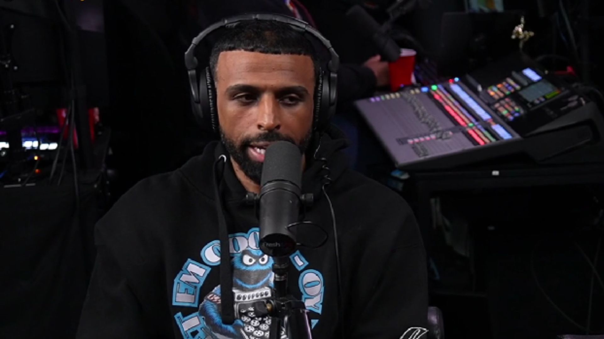 Podcaster Myron Gaines debates crime with a college student (Image via Rumble/@freshandfit)