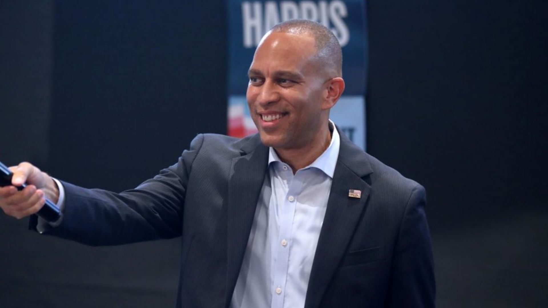 Jeffries talks about a Democratic majority (Image via Wikimedia Commons / Gage Skidmore)