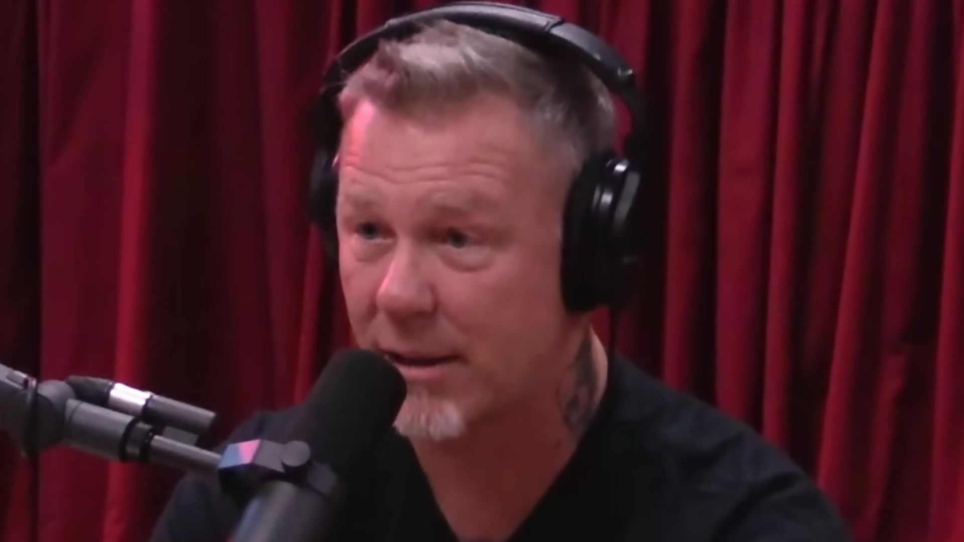 Hetfield talks about Donald Trump (Image via YouTube/@joerogan)