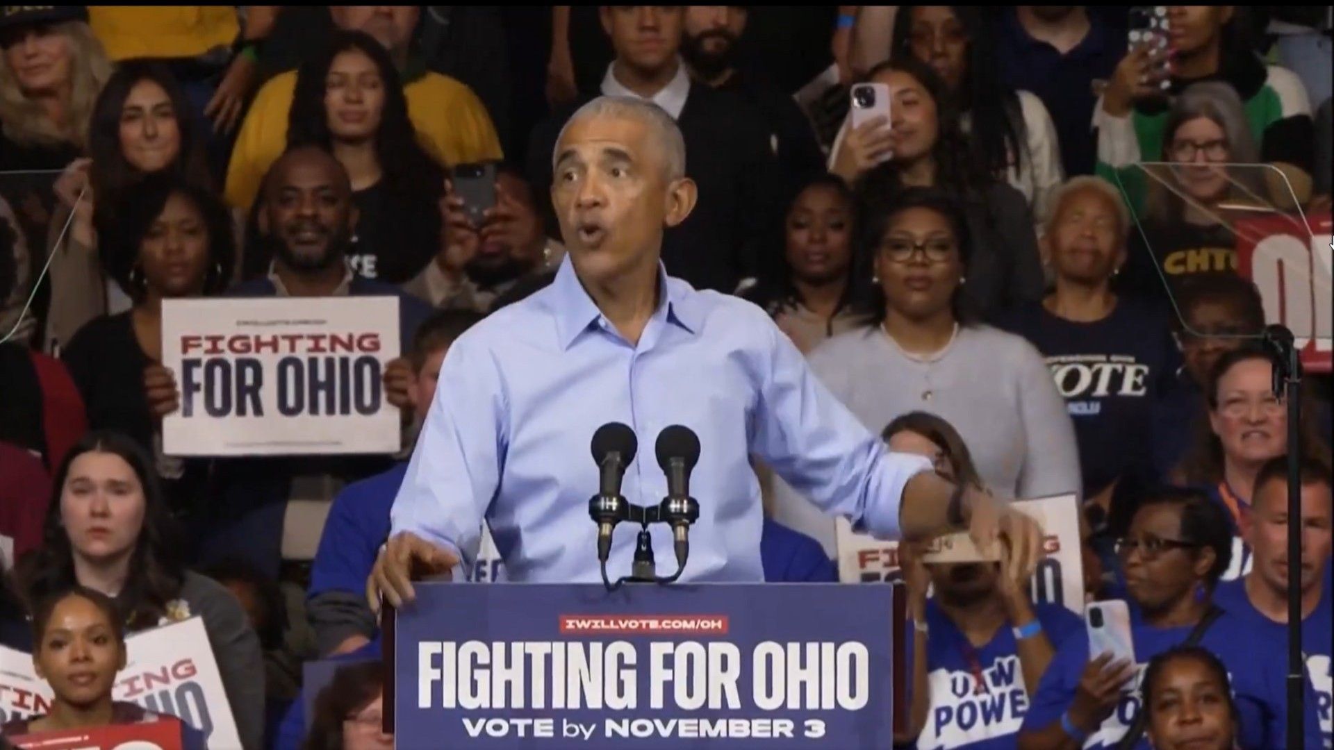 The former president gave the crowd a good laugh during his speech (Image via YouTube/@WFMJ)